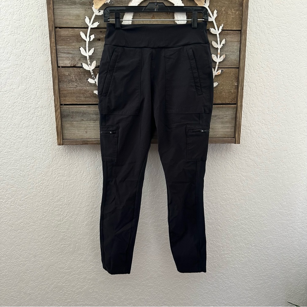 Athleta Headlands Hybrid Cargo Women's Black‎ Pants size 8